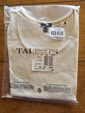 New Off White Talbots Sleaveless Top- Size Petite